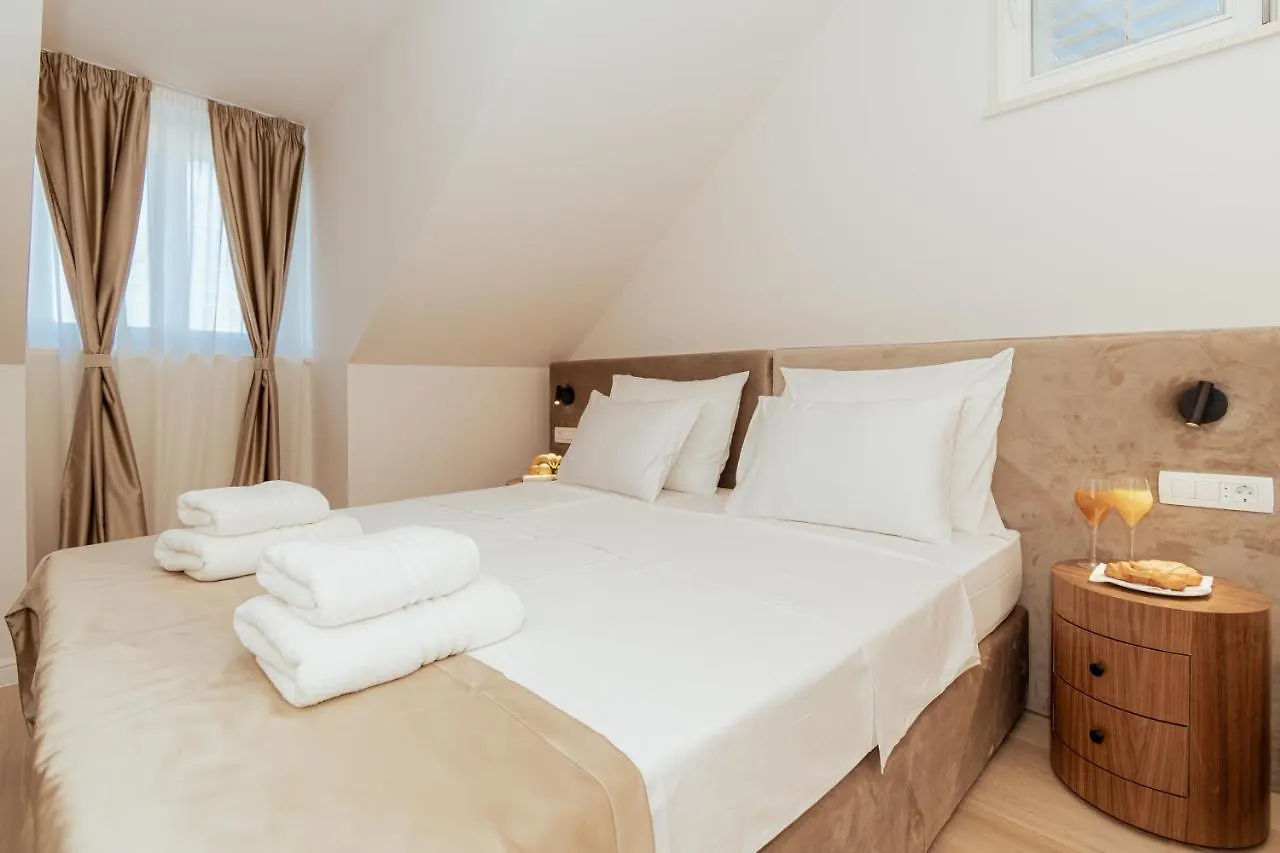 Trecento Boutique Rooms Σπλιτ Bed and Breakfast