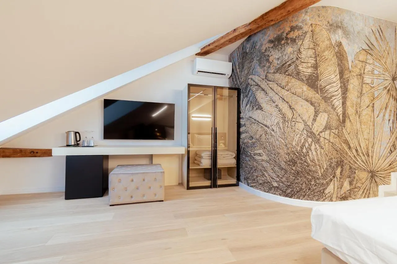 Trecento Boutique Rooms Σπλιτ Bed and Breakfast
